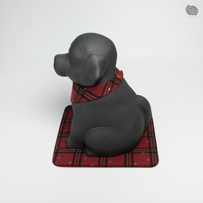 Goldador Memorial Urn with Plaid Collar (Large)